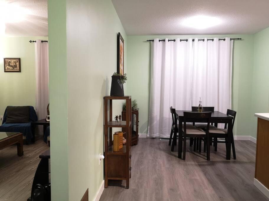 Countryroad Cozy 2Bedrooms Suite2 Nanaimo Exterior photo